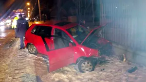 Accident pe DN 17: Patru persoane au fost rănite, după ce două maşini s-au ciocnit - FOTO