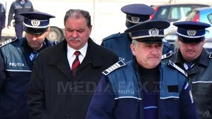 Preşedintele CJ Argeş a fost luat cu targa din instanţă şi dus la ambulanţă