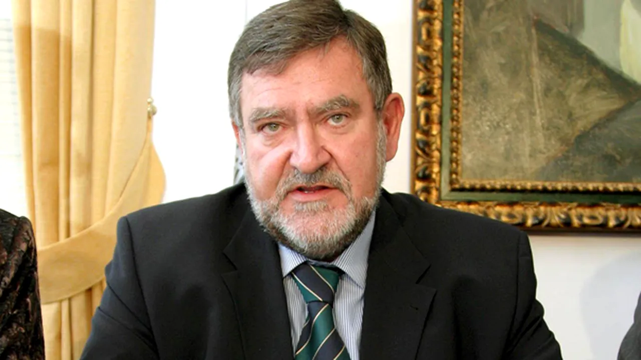 Directorul Raiffeisen: Nu fac pe inteligentul, să vă spun cum să folosiţi creditele. Aţi avut unul în comunism.
