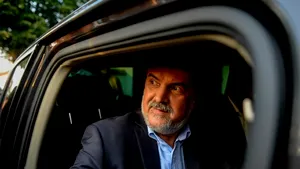 Sechestrul pus pe casa din Zambaccian a lui Năstase, dar şi pe un cont de 118.000 de dolari, ridicat