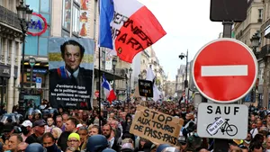 Noi proteste în Europa. Zeci de mii de oameni contestă măsurile impuse în valul 4 al pandemiei
