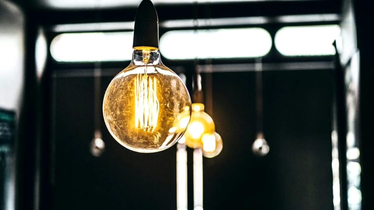Noi scumpiri la electricitate în Spania. Prețul energiei pe ore: 224,86 euro/MWh între 8 și 9 dimineața