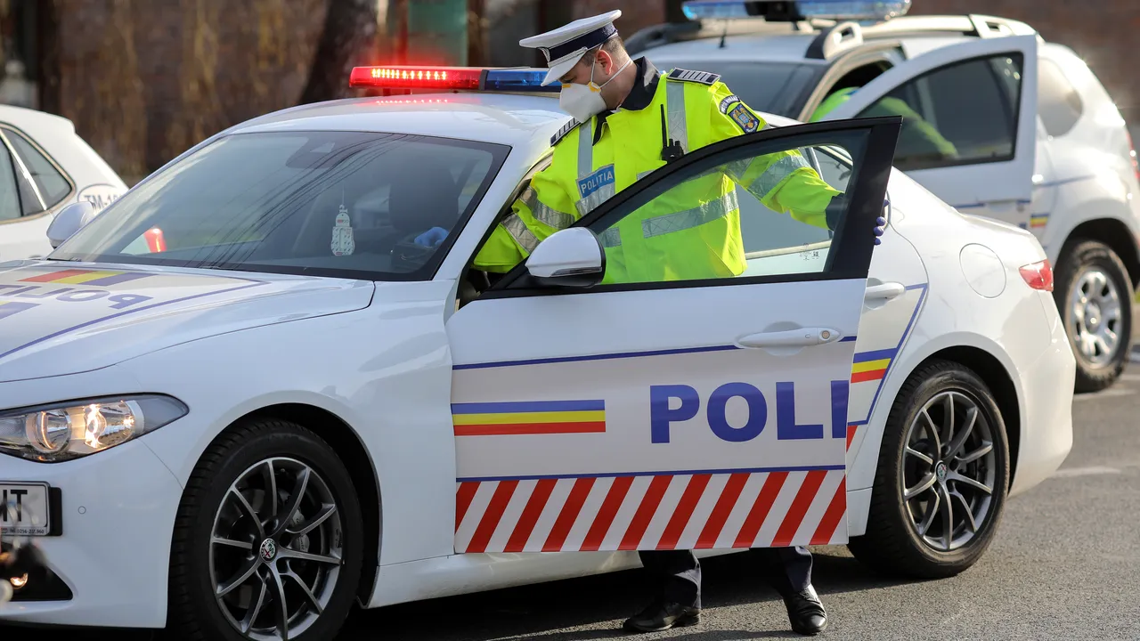 Trafic rutier blocat pe DN13, în judeţul Braşov, după ce două tiruri s-au lovit. O persoană a murit