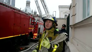 Pompierii spun că punerea la dispoziţie a şefilor ISU Bucureşti ar fi ilegală şi cer explicaţii