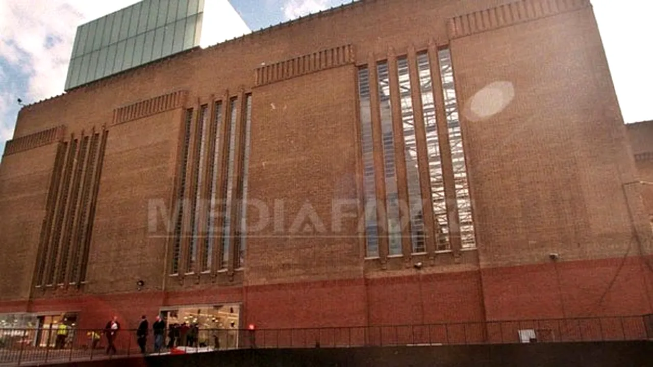 Muzeul Tate Modern din Londra, vizitat în 2012 de un număr record de turişti