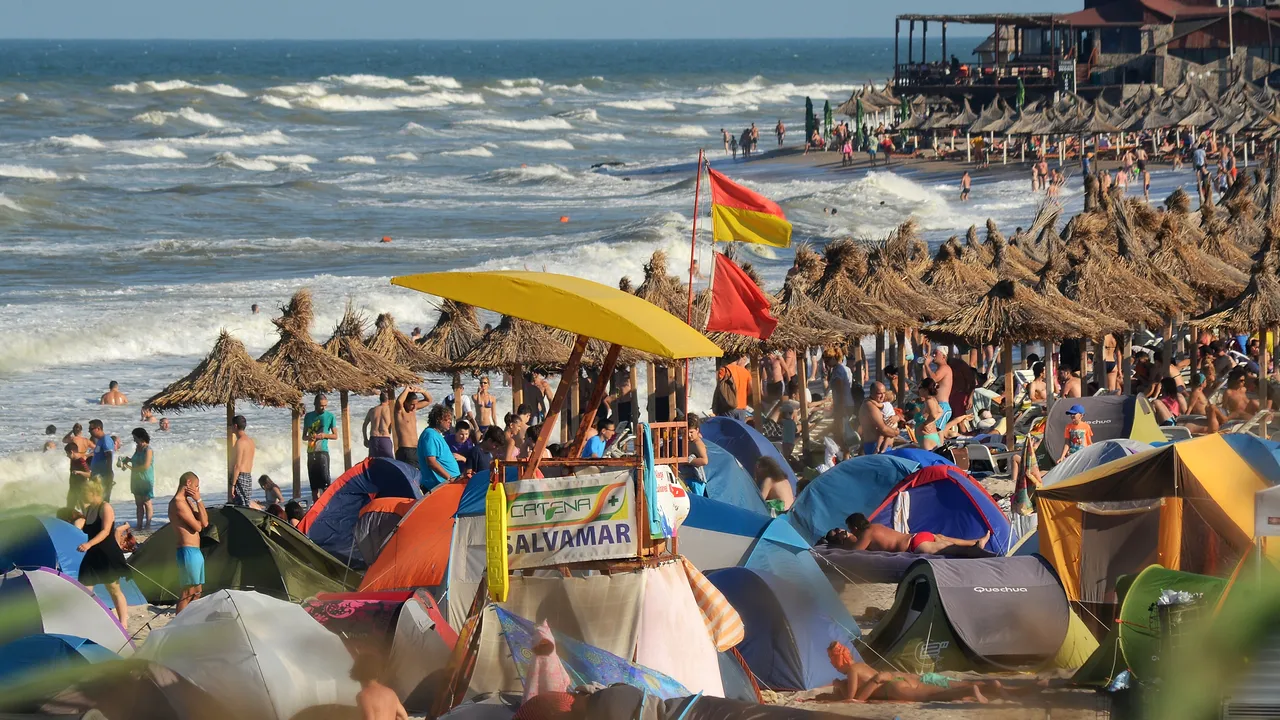 Minivacanţa de Paşti şi de 1 Mai: Peste 40.000 de turişti sunt aşteptaţi pe litoral/ Tarife de cazare