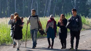 Serbia critică planul gardului maghiar, avertizând că imigranţii vor găsi alte rute, inclusiv prin România