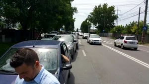 FOTO Peste 40 de şoferi au protestat faţă de starea şoselei de centură din Galaţi