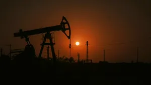 China cere rafinăriilor de petrol să suspende exporturile, dezvăluie Bloomberg. Ce efecte sunt