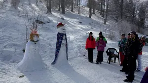 Oameni politici şi sportivi din zăpadă, la Festivalul de la Straja. „Vasilica şi Liviu”, pe podium | GALERIE FOTO
