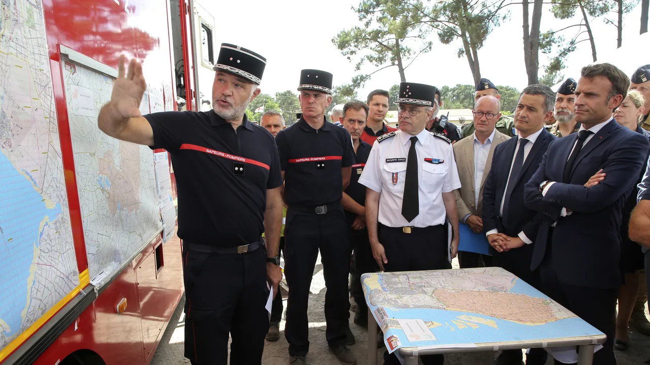 Macron afirmă că incendiile vor fi aduse sub control şi anunţă un plan de reconstrucţie