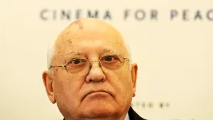 Mihail Gorbaciov îl îndeamnă pe Vladimir Putin să plece de la putere 