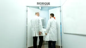 Cinci fetuși, găsiți aruncați la gunoiul unei morgi. Un angajat al spitalului a fost suspendat