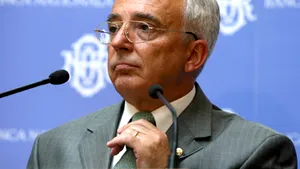 Isărescu: Băncile româneşti sunt extrem de solide, iar acţionarii nu pot retrage fondurile