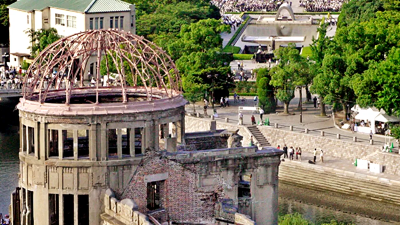 Majoritatea americanilor consideră justificată bombardarea oraşului Hiroshima - GALERIE FOTO
