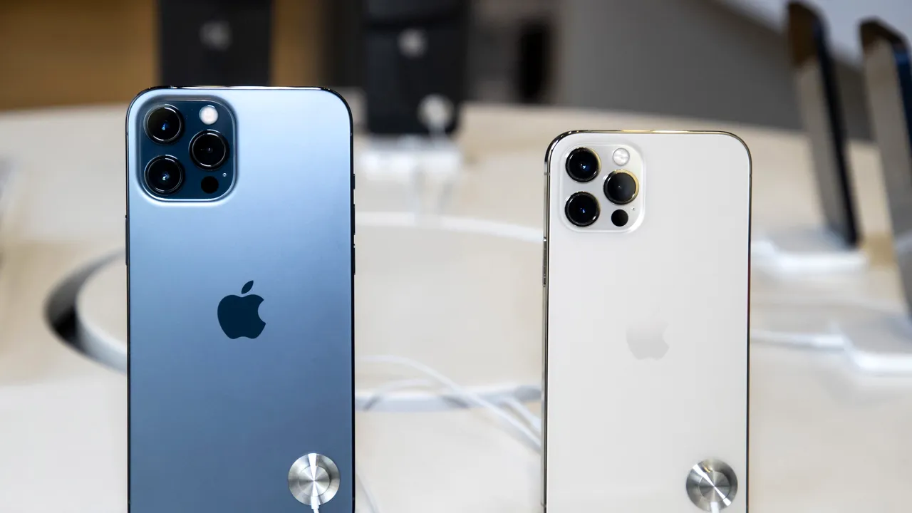 iPhone 12 le dă bătăi de cap utilizatorilor. Sute de oameni se confruntă cu o problemă la care nu se aşteptau