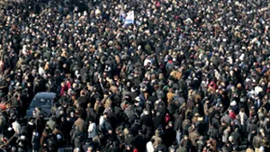 Peste 50.000 de georgieni protestează la Tbilisi faţă de realegerea lui Mihail Saakaşvili