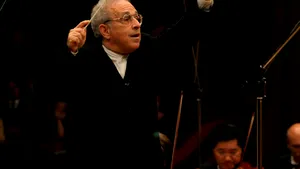 Dirijorul Lawrence Foster felicită Festivalul Enescu pentru noua echipă artistică: Zubin Mehta - preşedinte onorific, Vladimir Jurowski - director artistic