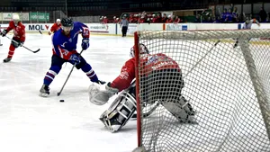 Hochei pe gheaţă: Furt din vestiarul echipei Progym Gheorgheni în timpul meciului cu Steaua