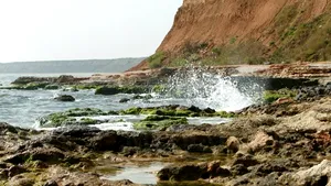 Lucrările de reabilitare a falezelor din Costineşti, Tuzla şi Eforie vor fi finalizate în 2013