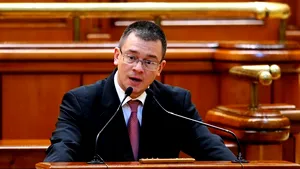 Mihai Răzvan Ungureanu, huiduit la Arad