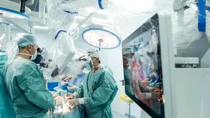 Cum se tratează modern hernia de disc (P)