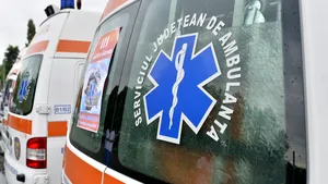 Protest la Ambulanţa Mehedinţi: Angajaţii cer testare după ce un pacient a ieşit pozitiv la COVID-19