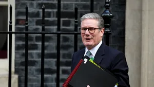 Premierul britanic nu va mai accepta cadouri sub formă de haine. Starmer ar fi primit cadouri de peste 100.000 de lire sterline