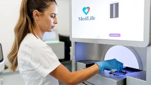 Premieră în România: MedLife lansează primul test de microbiom intestinal realizat integral în țară. Până acum toate testele erau transmise în străinatate