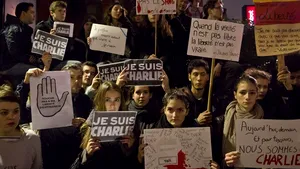 Mitinguri în memoria victimelor atacurilor din Franţa vor avea loc duminică în SUA şi Canada