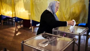 ANALIZĂ: Ucrainenii sunt chemaţi să aleagă un nou Parlament, pe fondul războiului din estul ţării