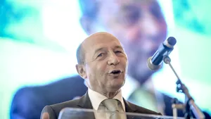 Băsescu ironizează PSD: Să vină Caragiale, să plece guvernul!