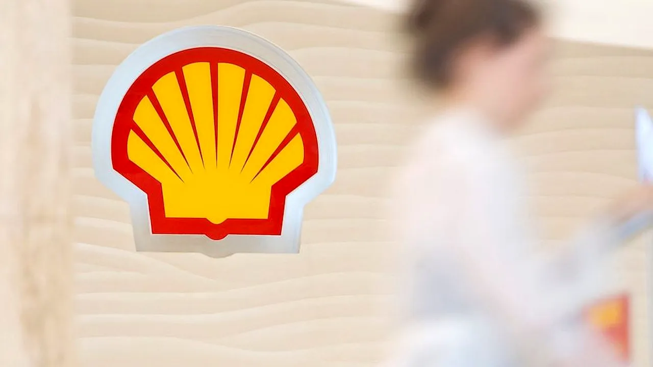 Salariul directorului Shell s-a dublat: Câştigă de 143 de ori mai mult decât angajatul mediu