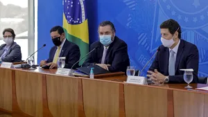 Doi miniştri brazilieni au fost testaţi pozitiv pentru coronavirus. Alţi trei înalţi oficiali guvernamentali alături de preşedintele Jair Bolsonaro se numără printre cei deja confirmaţi cu noul virus