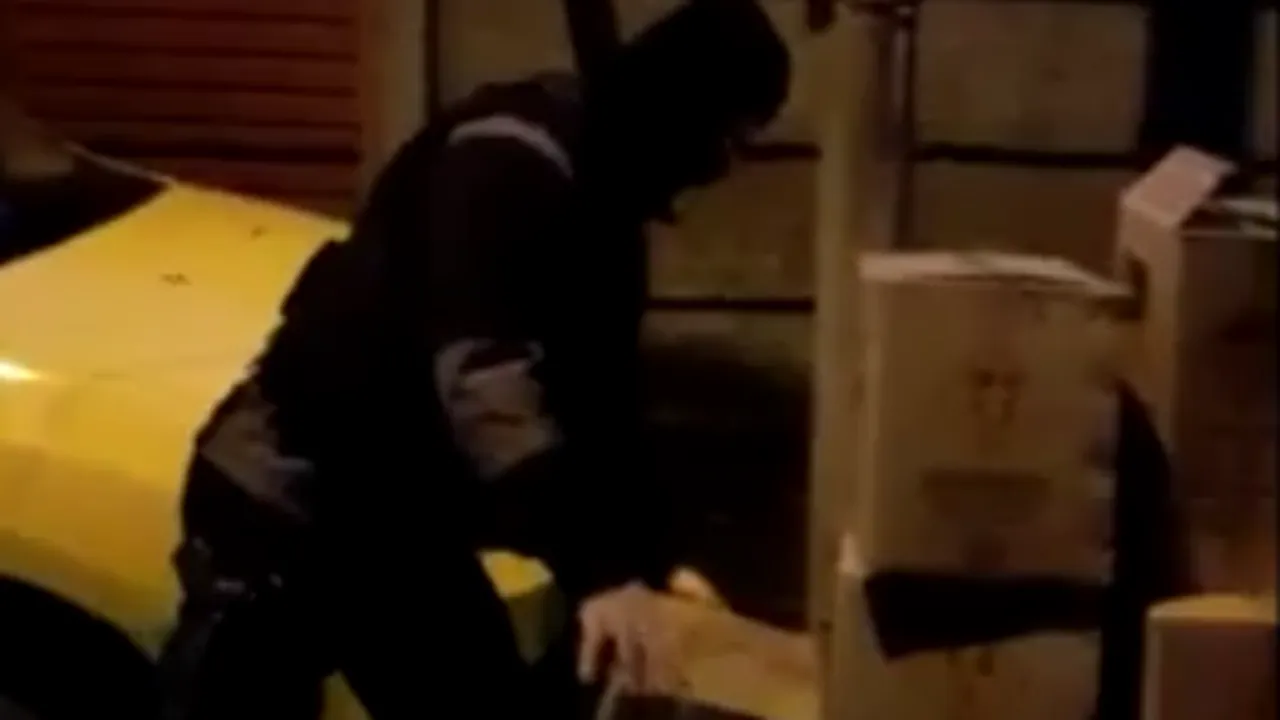 O tonă şi jumătate de articole pirotehnice, confiscate de poliţişti dintr-o locuinţă din Bucureşti