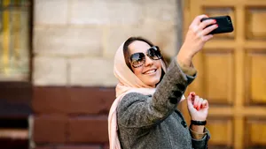 Criza de guru din Dubai după atacurile iraniene: același video, aceeași muzică, același mesaj