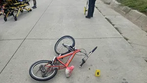 Neamţ: Un copil de 6 ani, care mergea cu bicicleta, accidentat mortal de o maşină