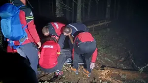 Furtună în Bucovina. Zeci de persoane, participante la un concurs, au fost salvate / O persoană a murit