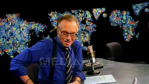Larry King va fi înlocuit de Piers Morgan în luna ianuarie 2011
