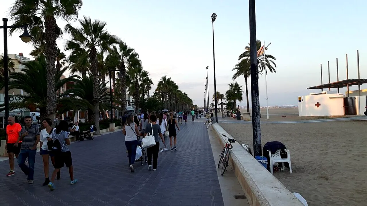 Un adolescent din Valencia voia să transforme Halloweenul într-o noapte de jafuri și incendii, ca în Paris