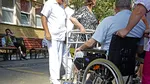 Patru tineri paralizați au reușit să meargă din nou cu ajutorul unei invenții a unor cercetătorii italieni