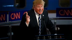 Sondaj realizat după difuzarea înregistrării audio cu limbaj obscen: 75% dintre alegătorii republicani îl susţin pe Trump, iar avansul lui Clinton se micşorează - VIDEO