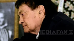 Sicriul cu corpul neînsufleţit al tenorului Octavian Naghiu, depus luni la ONB