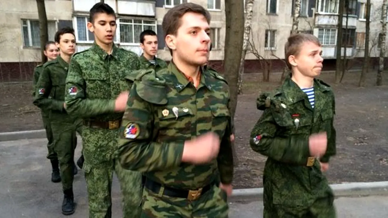„Militarizarea” elevilor, propunerea insistentă a unui general rus: Copilul se teme de o armă. Vi se pare normal? | VIDEO