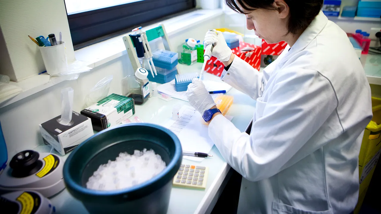 Noi obstacole în calea vaccinării anti COVID-19. Gheaţa uscată, necesară pentru menţinerea temperaturii scăzute, complică procesele logistice