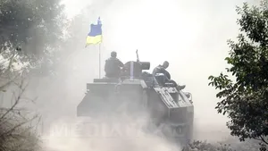 Locuitorii din Doneţk şi Lugansk, îndemnaţi să părăsească oraşele din cauza unui posibil asalt. Armata se pregăteşte să încercuiască 