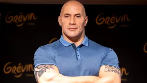 Muzeul figurilor de ceară din Paris spune că a reparat statuia lui Dwayne Johnson, care avea nuanţa pielii prea deschisă