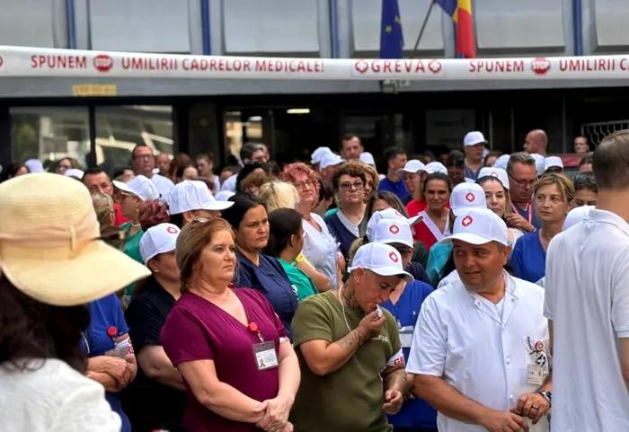FOTO&VIDEO Proteste în sute de spitale din România. Cadrele medicale amenință cu greva generală din 28 iulie. Anunțul federației SANITAS