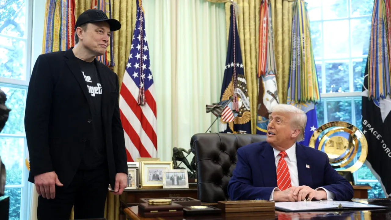 Trump merge în China cu Elon Musk și Tim Cook: miza uriașă din spatele delegației de miliardari
