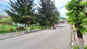 Slănic: Proprietarii evacuaţi se pot întoarce la proprietăţi / Care ar fi fost cauza surpării